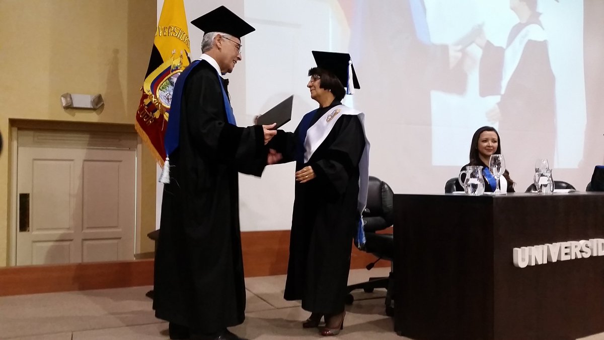 utpl's tweet photo. Dra. Ruth Aguilar recibe investidura como Profesora Honoris Causa.
El Dr. @JoseBarbosaC, #RectorUTPL entrega el reconocimiemto. https://t.co/YrsdaurUMF