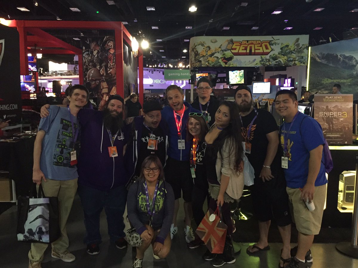 HVN7ERX's tweet image. #TwitchCon2016 is over and I'm already missing these amazing people! This is our twitch fam! #1cepack #thearcade