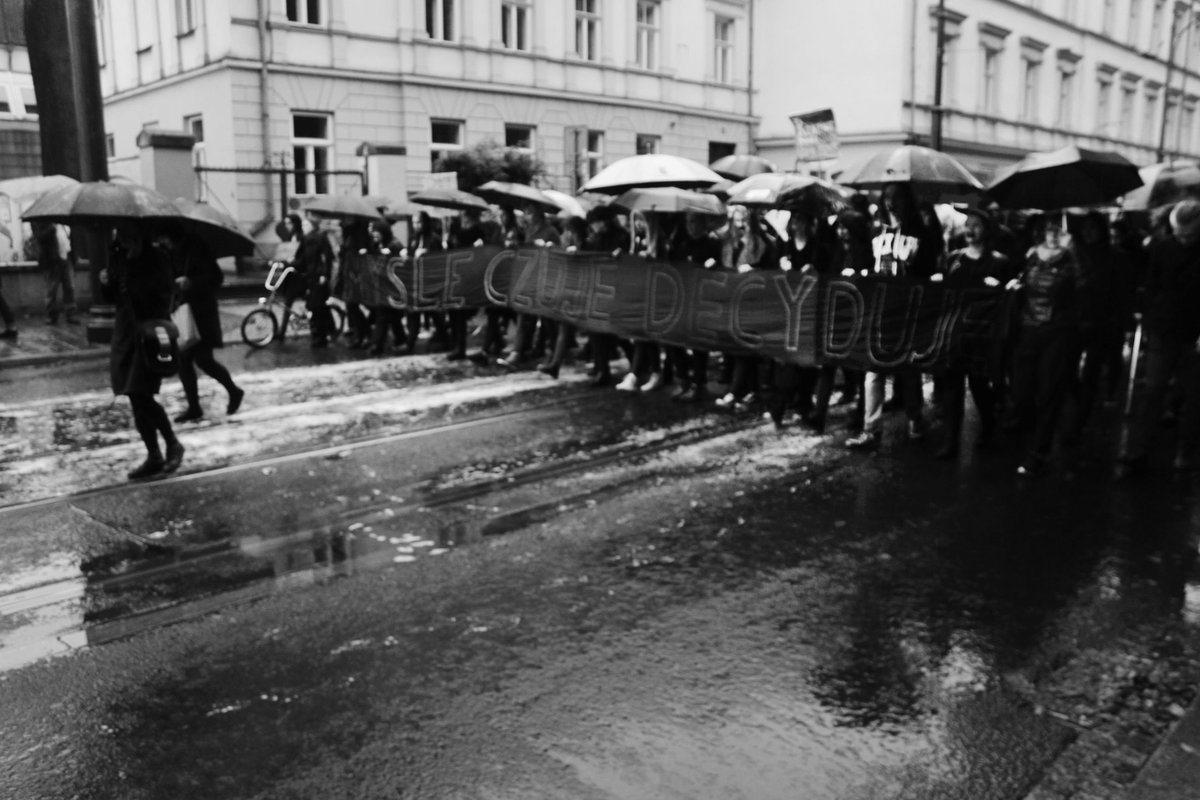 martynabec's tweet photo. Czarny protest- Krakow-Black protest https://t.co/m5YwZtTjRE
