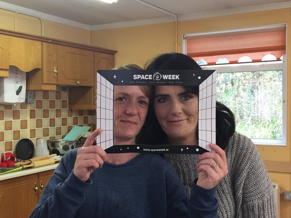 hsclscoilmhuire's tweet photo. Celebrating @ScienceWeek this week @hsclscoilmhuire Look at our Mams having fun ! @scoilmhuirescmj @ParentsCoSCMJ #ScienceWeek2016 https://t.co/UxLC1uHRLP