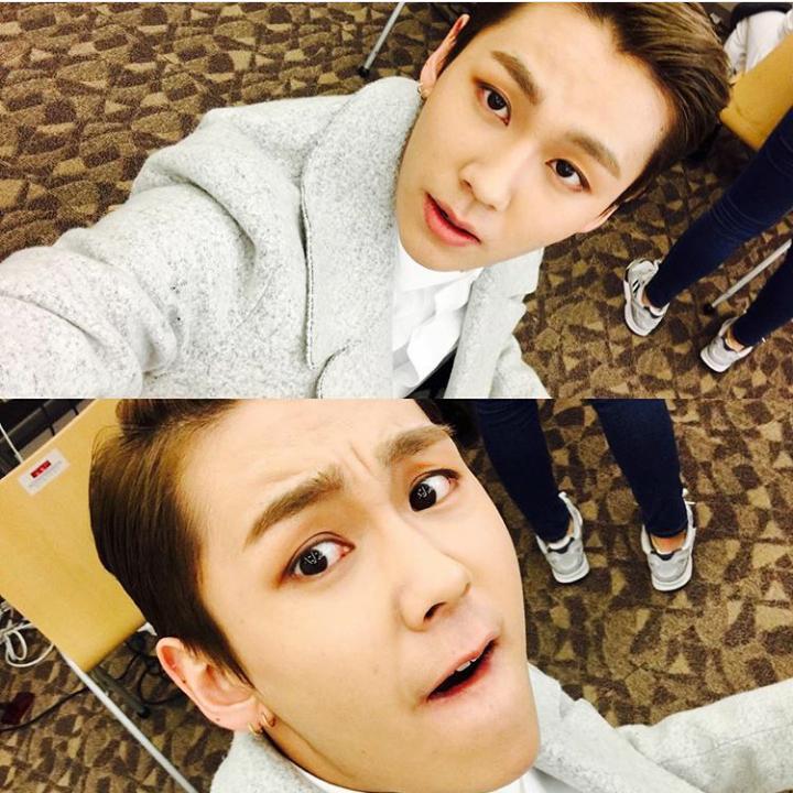 ACrystal_'s tweet photo. Hemos aprendido a vivir con sus terribles selcas. 💙

#ILHOON1004DAY https://t.co/Up0xJjw0AY