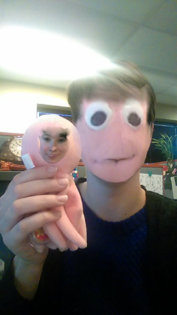 DeeBrownWrites's tweet photo. When you wanna try #FaceSwap but your friends are all stuffed animals...#Nightmares https://t.co/EdWTwSljB0