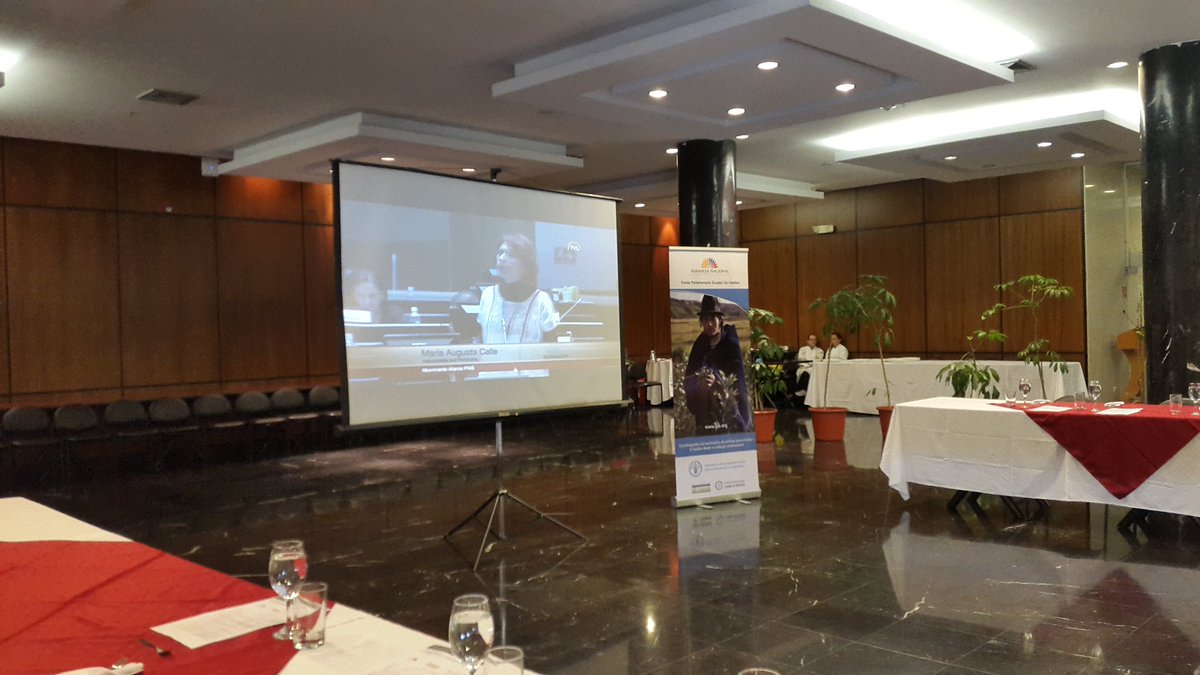 FAOEcuador's tweet photo. En minutos: Inicia almuerzo de trabajo de #FPESH con la presentación del Día Nacional de la Soberanía Alimentaria y el #WFD2016 @FAOnoticias https://t.co/DtOSMhXbEF
