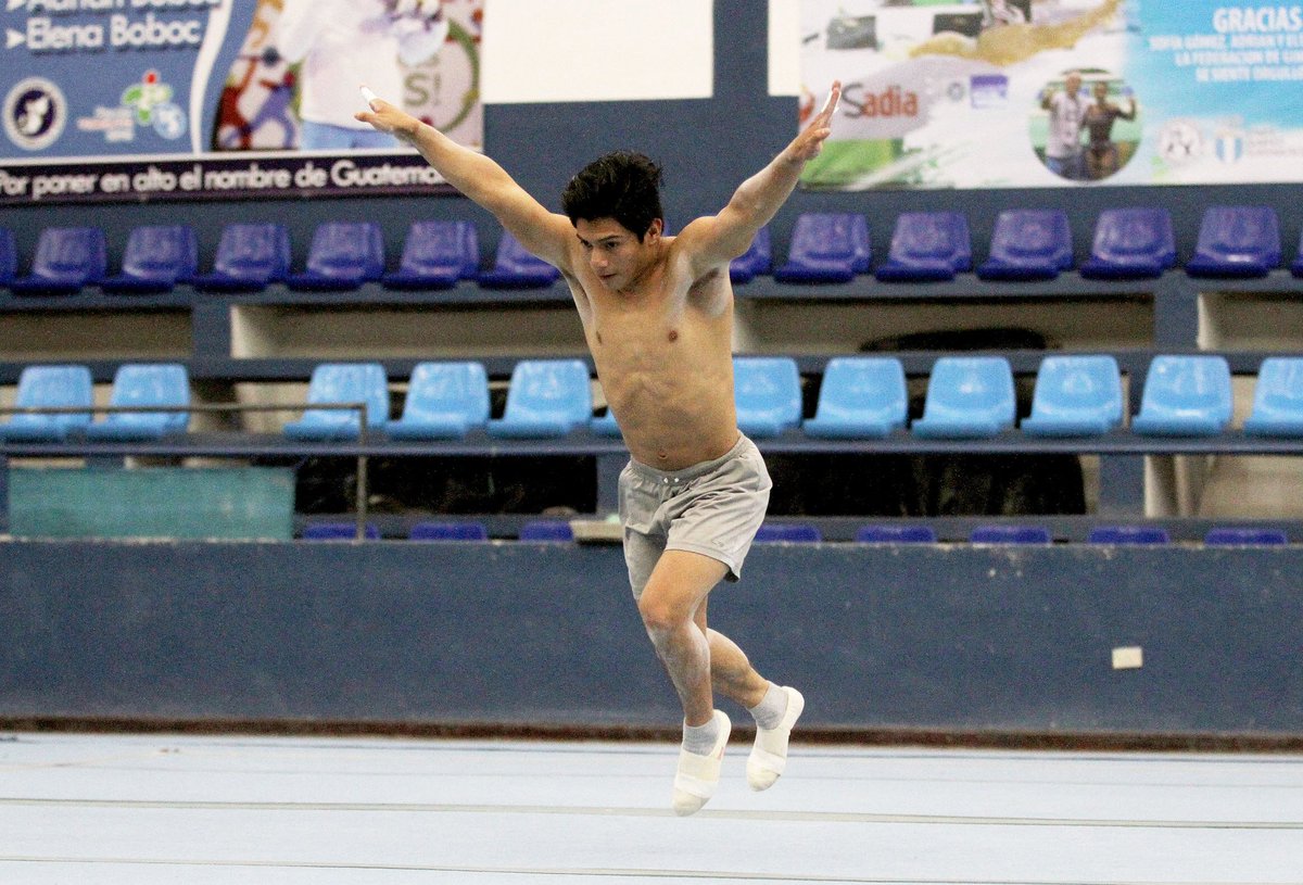 Con los objetivos muy claros <a href="/JorgeVegaGym/">Jorge Vega</a> viajó hoy a Hungría para participar en la Copa del Mundo de la FIG. Le deseamos todo lo mejor.