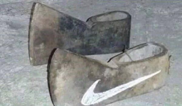 defvandal's tweet photo. Como #MuchoMu, listo con mis #NikesNuevas para el partido de este fin de semana. #Underdog https://t.co/U8VgLpnqCB