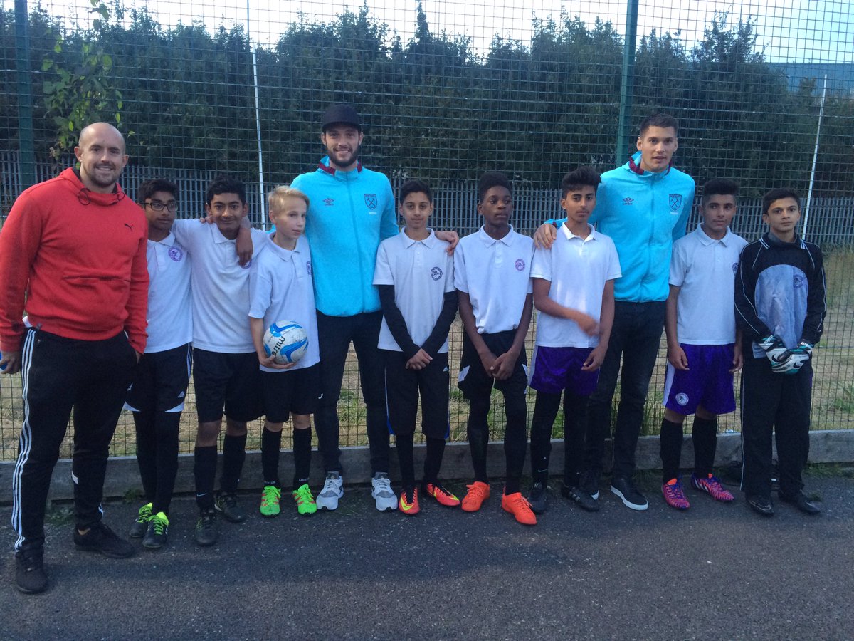 PE_SSA's tweet photo. Year 9 boys at the WHFC lycamobile tournament tonight. Played well with some tired legs at the end #kickingitwithcarroll https://t.co/qI38FKvlUB
