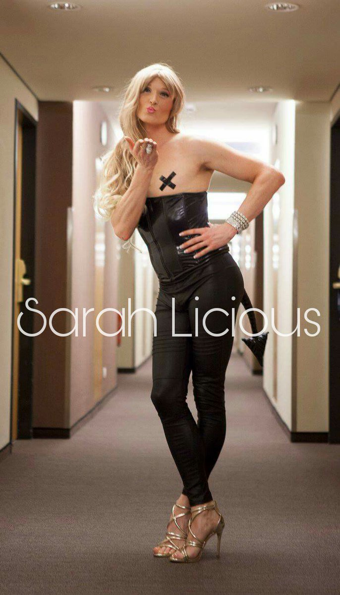 sarahlicioust's tweet photo. Tgirl Sarah Licious at the hotel, before going to @wastelandparty Berlin 💋
#corset #pvc #devilstail #fetish #blonde #footfetish #love nails https://t.co/mX6fsf83J5