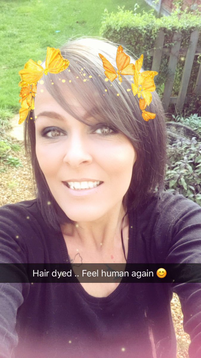 JaneHendersonx's tweet image. New hair #graphitegrey touch of grey 😊