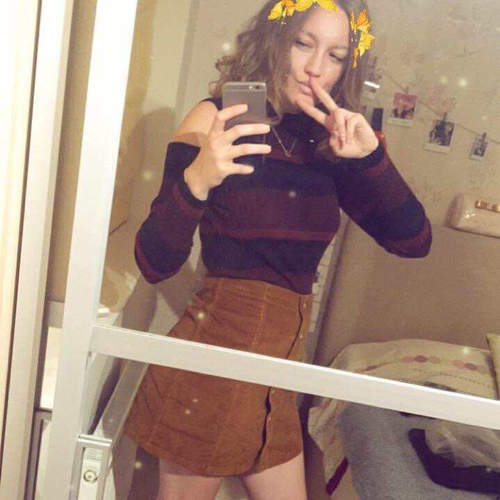 29Callum29's tweet photo. ✨🎂Chillin, relaxing, chillout together with #liveme Lauren-Tayla🎗:  #FeatureMe #VerifyMe https://t.co/8yrfvAFV31 https://t.co/WhFE61wQ6n