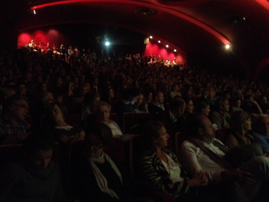 Lespepitesfilm's tweet photo. 3 salles, 1000 spectateurs ce soir à Versailles !! Super Soiree ! Merci @VersaillesCine @AloestProd @bonne_pioche @RezoFilms ! A demain ! https://t.co/kcIEe9QFQg
