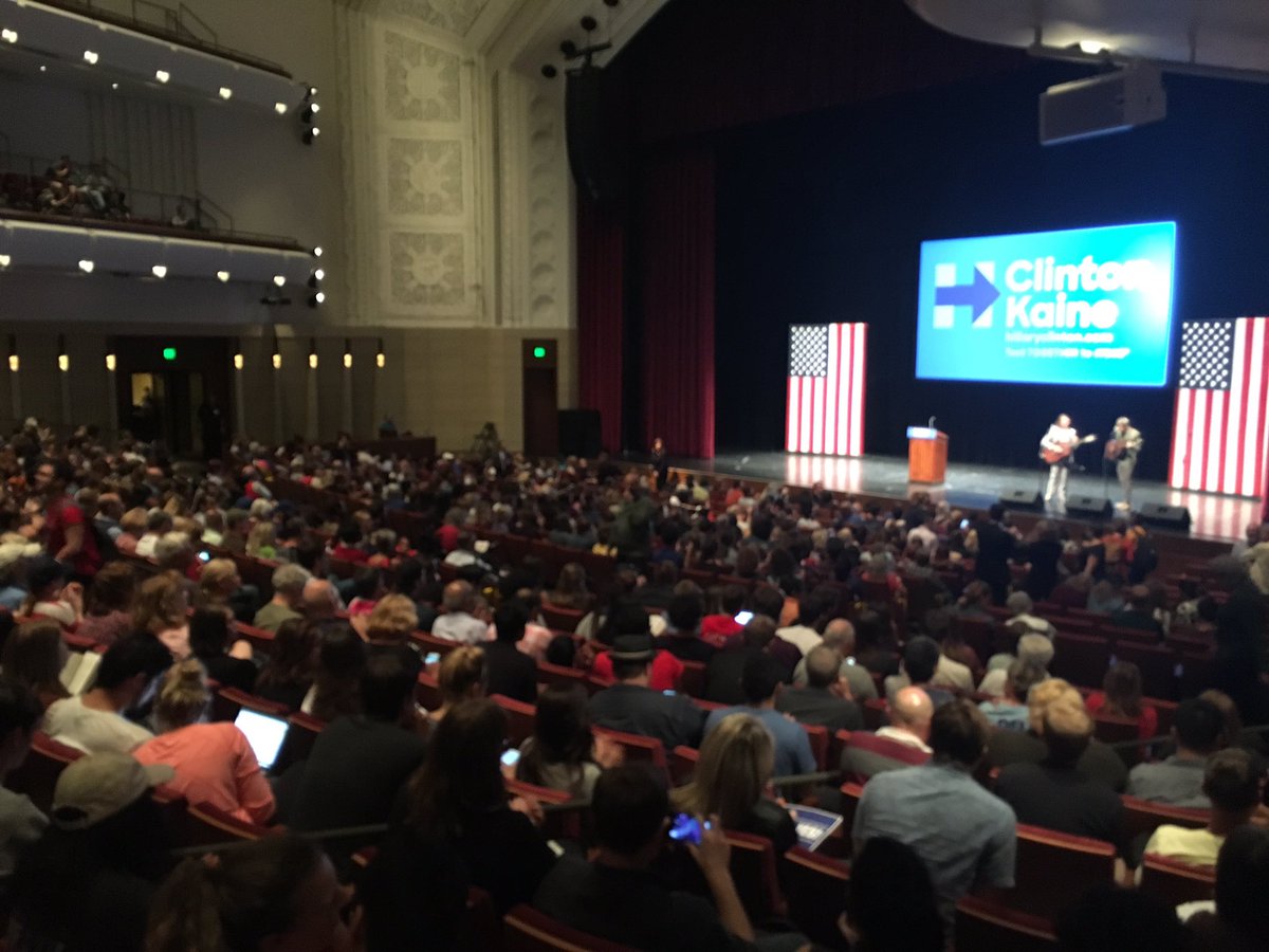 tay_stevenson's tweet photo. Feeling the Bern... for Ranked Choice Voting #StrongerTogether #fairvotemn #rankedchoicevoting https://t.co/Al1xQXUIKi