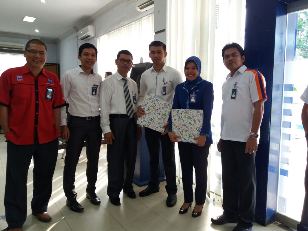 roma_afrizon's tweet photo. Alhamdulillah, ini semua berkat kerjasama team...  @kontakBRI  #BRICintaBatik https://t.co/QE7nhAeEag