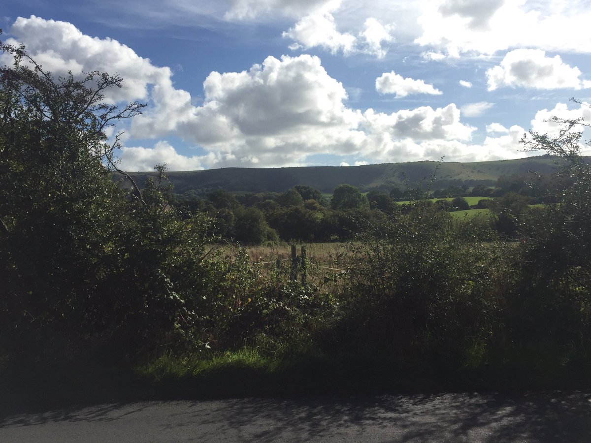 phtank's tweet photo. a walk from #Hassocks to #Ditchling @SarkyType recommended https://t.co/AiOfAX7F46
