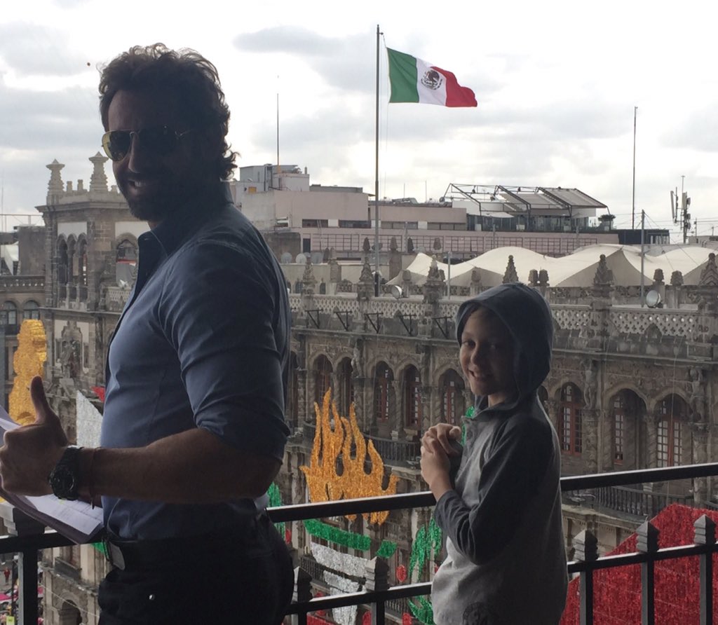VinoElAmor's tweet photo. #CreandoCon #VinoElAmor #México #DavidRobles y #Familia @gabrielsotoMEX @sofia_96castro @emiliobelul @Kimy2Ramos https://t.co/gO6JFp5ZSo