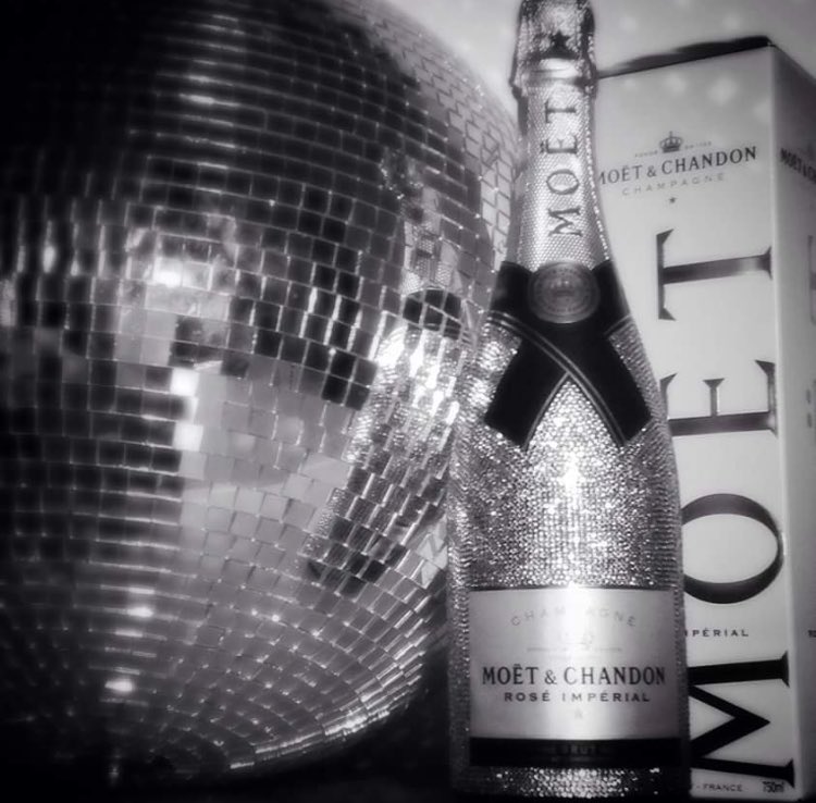 <a href="/BillionaireLTD1/">BillionaireBottles</a> #MoetMoment #BillionaireBottles #Swarovski #Champagne #MakingMemories 💎