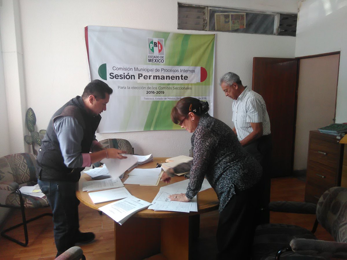 marben3's tweet photo. La CMPI, en la organización para el registro de las planillas del comité #PRITexcoco. Juntos somos #LaGranRedSocial. https://t.co/2LeiBUXYzq