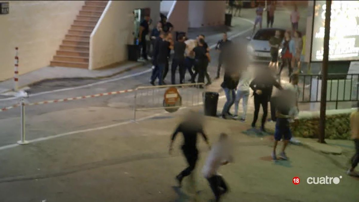 puntodemira_tv's tweet photo. #EnElPuntoDeMira11 Algunos traficantes reconocen que hacen negocio vendiendo las nuevas drogas en Ibiza > https://t.co/a3qScK3Guu https://t.co/pMA8dQhYcd