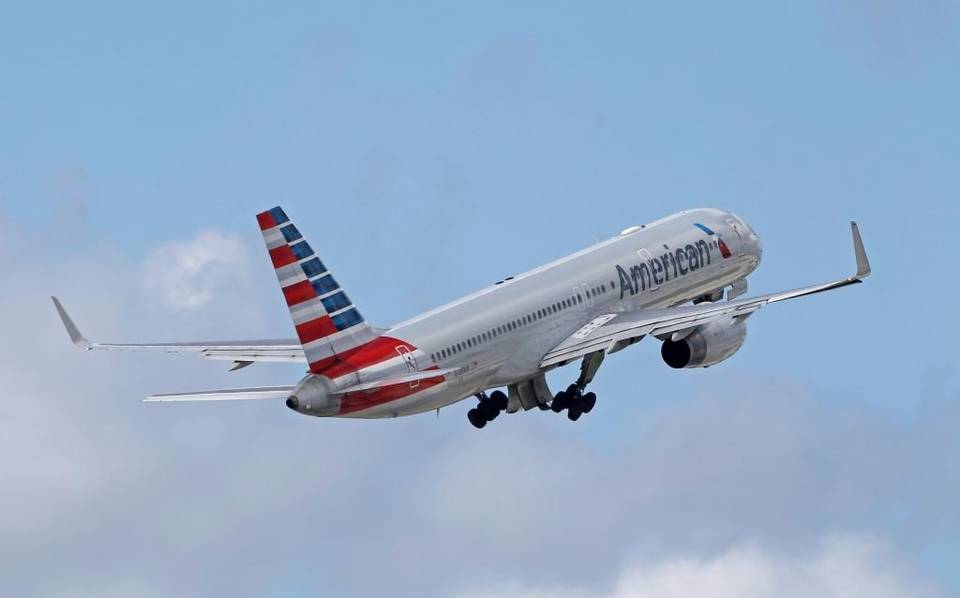 MiamiHerald's tweet image. American cancels flights to and from Haiti, Cuba, and Bahamas hrld.us/2dZzbvb