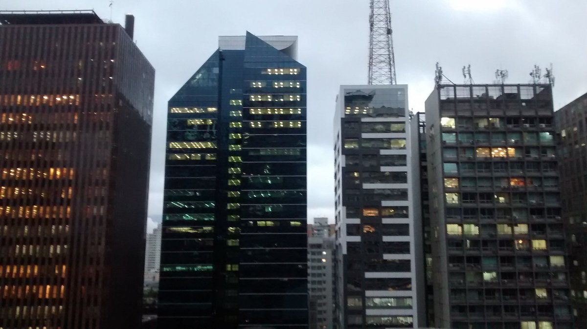 Colorfying's tweet photo. This is my window view at the office. https://t.co/HFaWXhnN0d