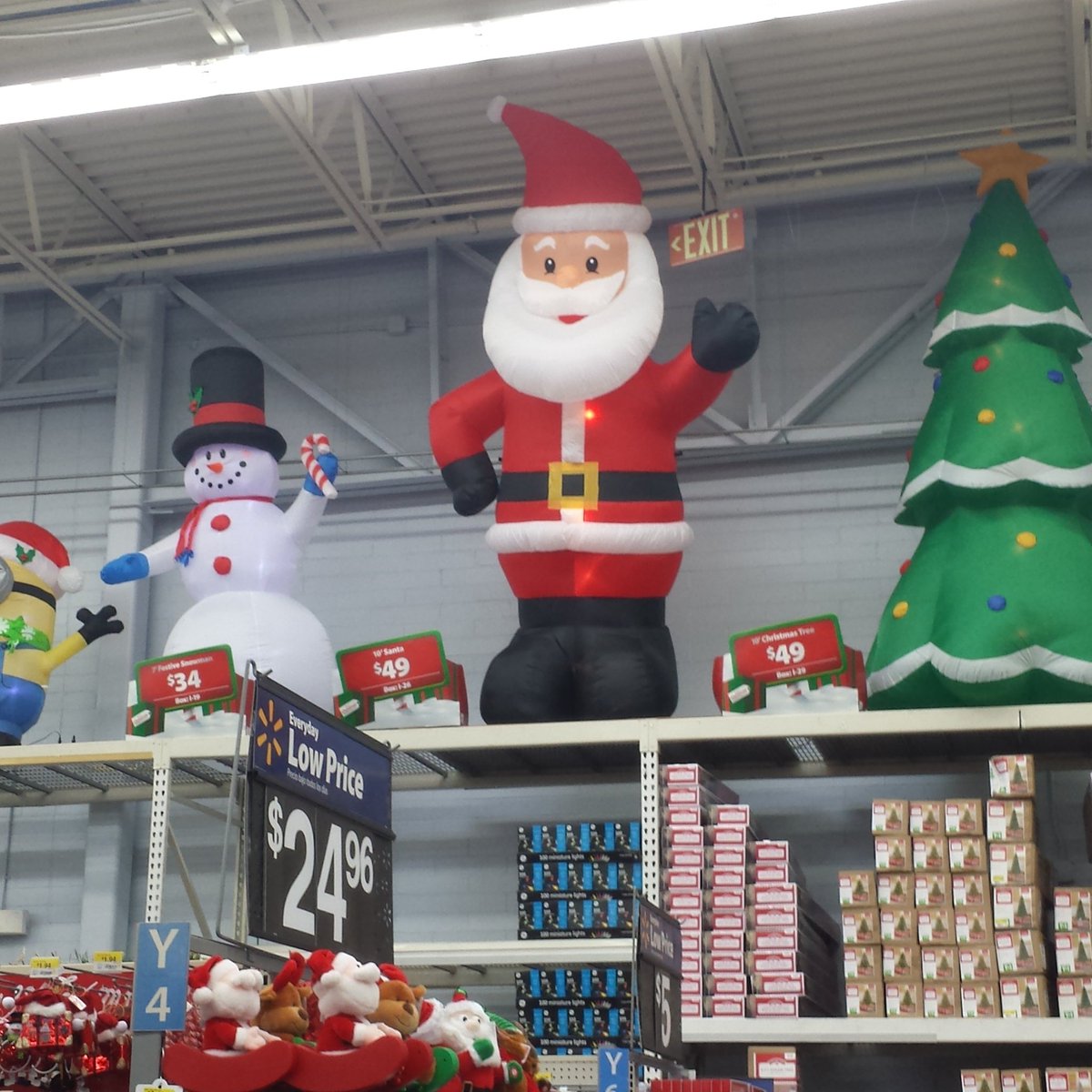 BrettRachel's tweet image. "It's beginning to look a lot like..." October 4. Oc...to...ber people. 

#notaplanner #christmas