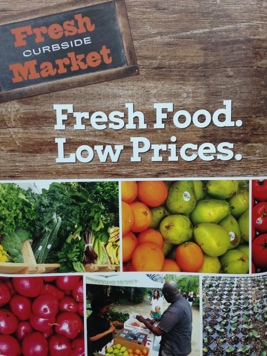 CurbsideFresh's tweet image. Fresh Food. Low Prices. That's us! @CurbsideFresh aims to bring fresh, local, affordable produce to underserved areas of #YVR 🏙 #fooddeserts