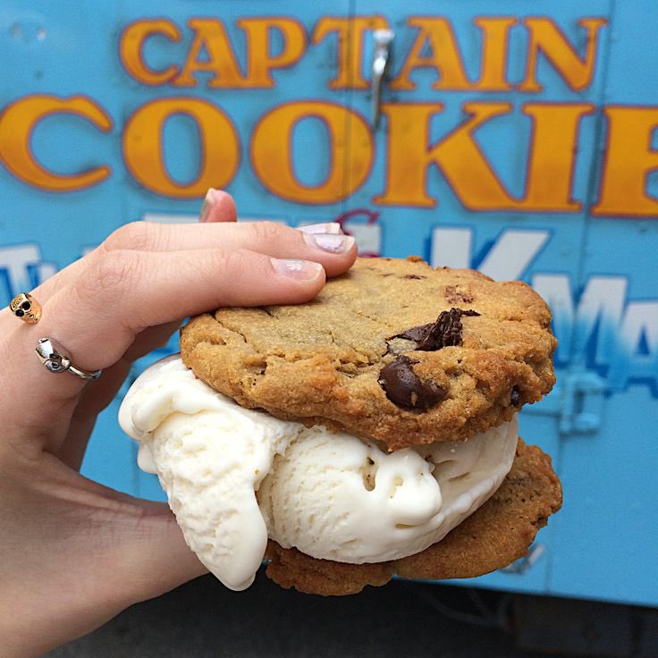 ONE. MORE. DAY. Make sure to come to our general meeting tomorrow night in McGivney 106 at 7:30 for some <a href="/captaincookiedc/">Captain Cookie</a> 🐘🇺🇸🍪🍨