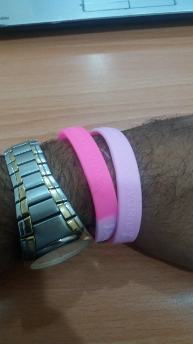 Edwinflo's tweet image. Apoyando la campaña contra el cáncer