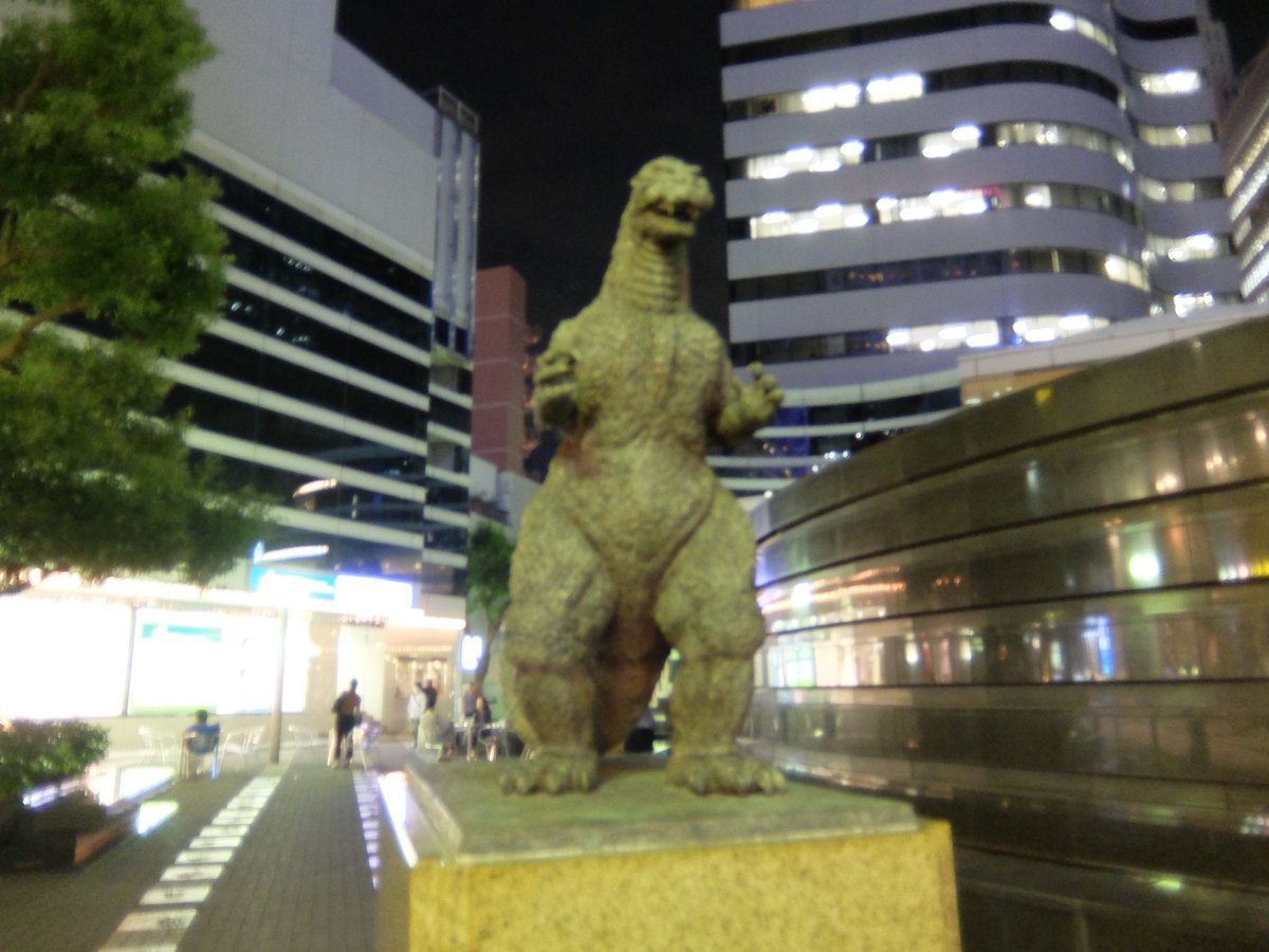 シンゴジラで民衆がコールをするシーンは ゴジラを倒せ か ゴジラを守れ かどっちなのか その真相は意外にも Togetter