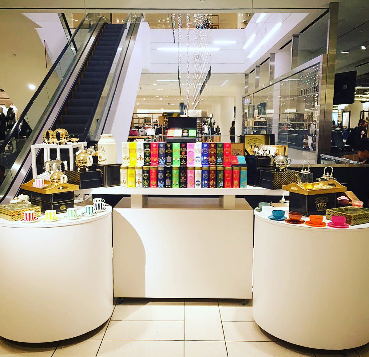 urban_tea's tweet photo. Exciting news! Our Fall Pop-Up #TUTMPopUp @nordstromvan has moved to the 2nd floor! Swing by &amp; see our gorgeous #TWGTea Fall #Tea Collection https://t.co/PJpRczzeF2
