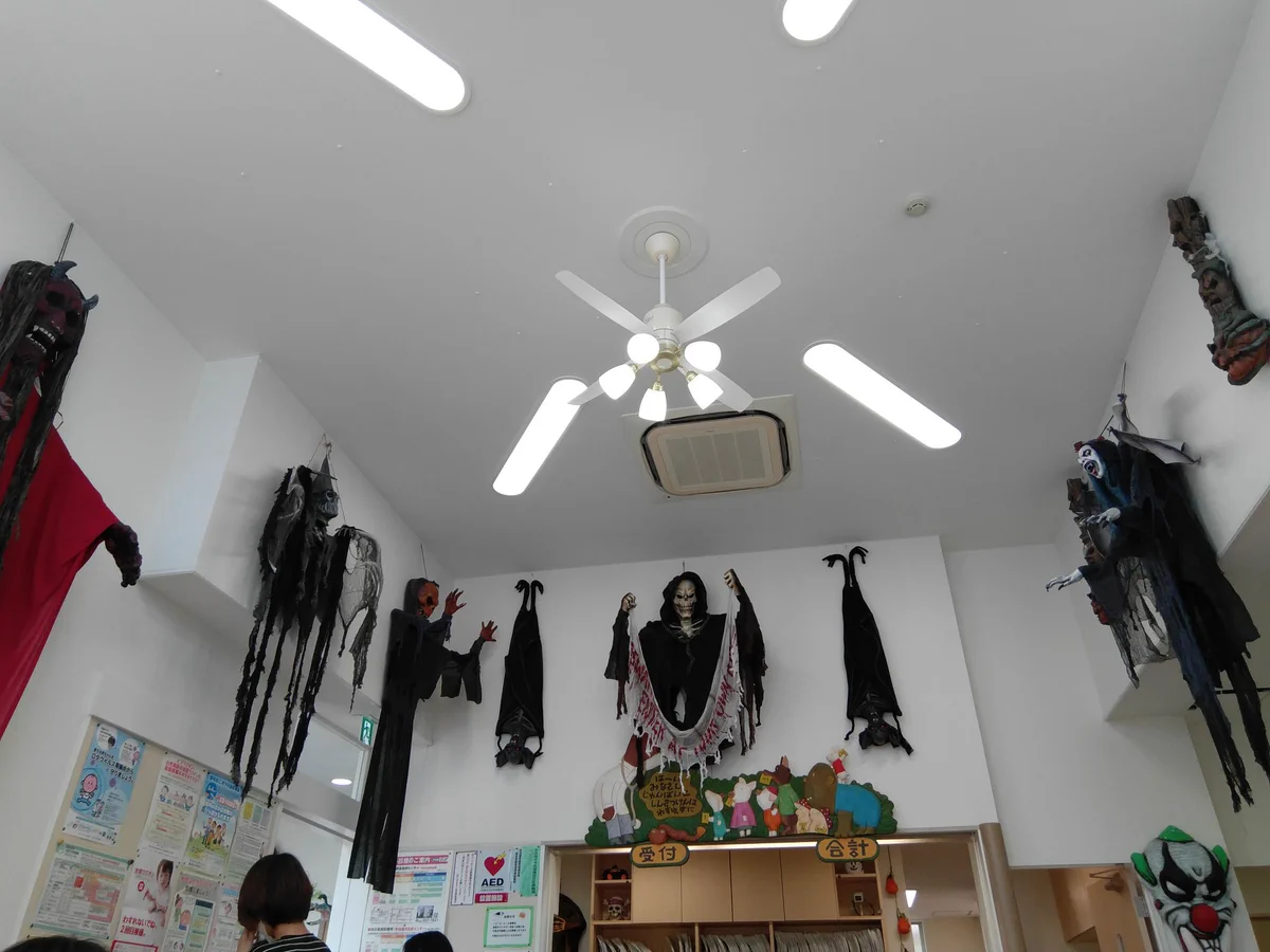 ハロウィンに本気出した小児科が怖すぎるｗ子供たちの病気が悪化しそうｗｗｗ