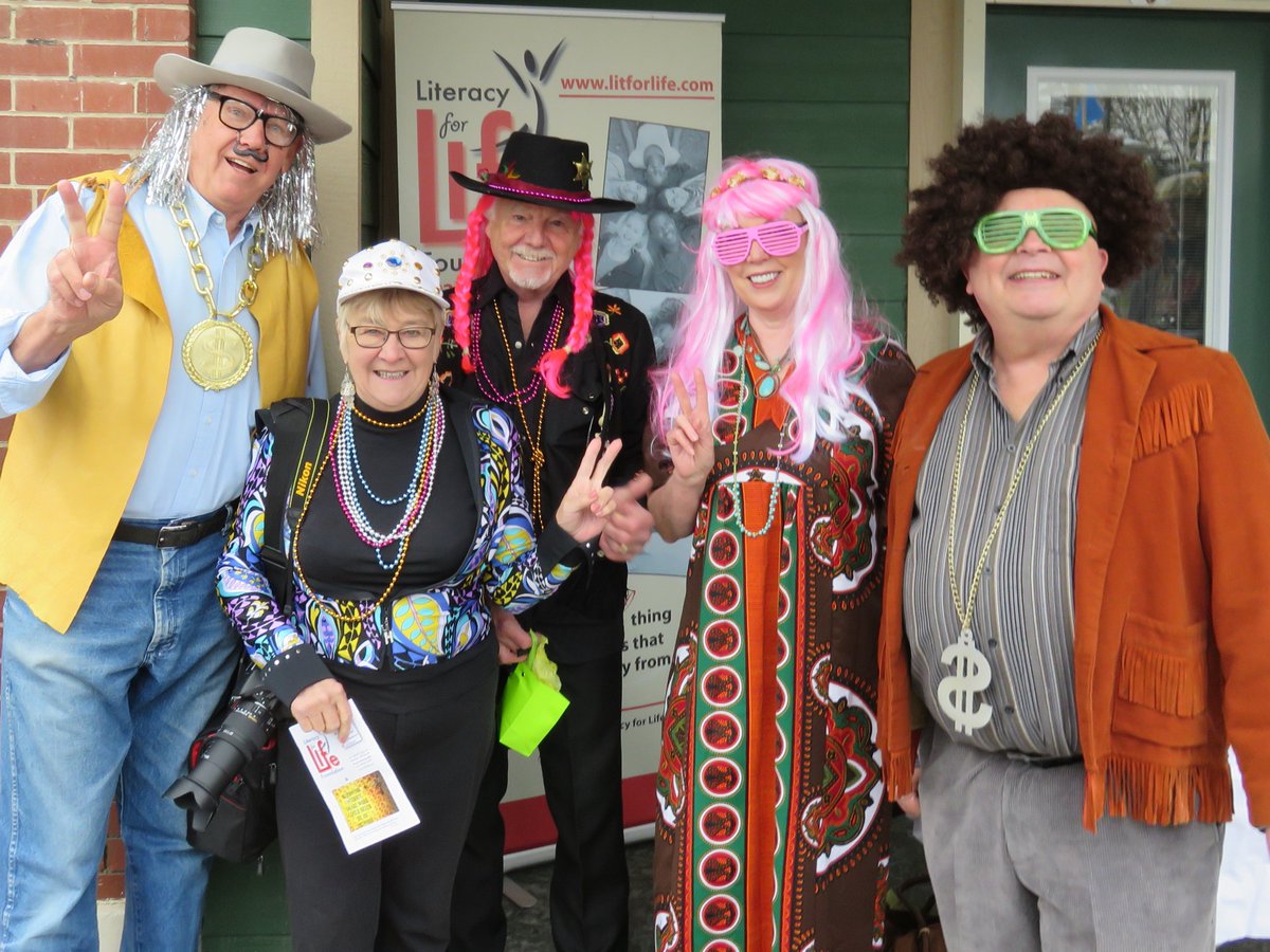 FoothillsLFL's tweet photo. So fun! Here are the winners for "Gratest" Costume, "the Kaleidoscopes" at our Spelling Bee last weekend! #GGUSBEE https://t.co/13i3GxhoT7