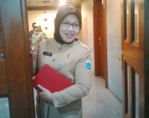 [Populer] Dipasangkan dengan Agus Yudhoyono, Sylviana Temui Ahok metrotvn.ws/B587447