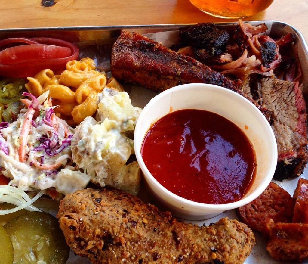 The weekend is here, time for a combo with your favorite sides!!
.
#balibbqribs #lowandslo… ift.tt/2de9tzJ