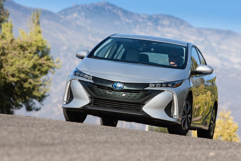 autoboomer's tweet photo. Friday is First Drive @Toyota Prius PRIME Day for us in Ojai Calif.  Looks really good.  First drive will tell #priusprime #toyotaprius https://t.co/l6UZ8g1YEO