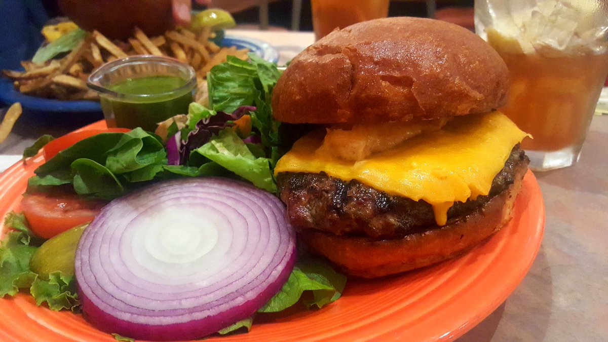 kelsjack7's tweet photo. #CrestCafe We got the butter burger and it was to die for! https://t.co/WBJcAN2A4K