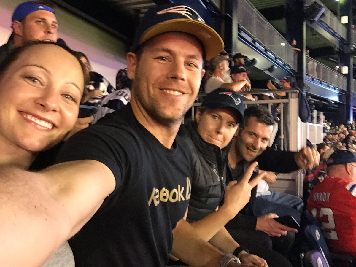 andreasgloor's tweet photo. An epic night at the #patsgame - killer atmosphere @Patriots https://t.co/TKQ37kH3Si