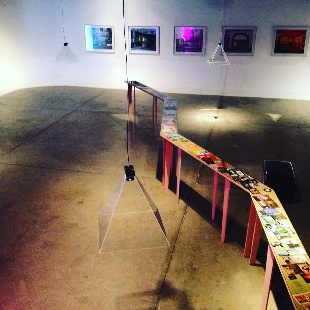 Instalación de pirámides sonoras para la expo de música alemana Clubraun Berlin organizada por el @goetheccs <a href="/losgalpones/">Centro de Arte</a>