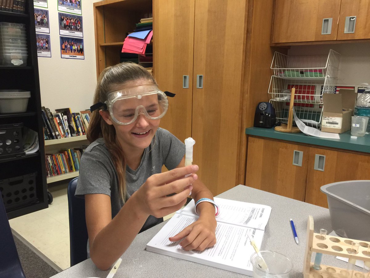 JennyMoore77's tweet photo. Chemical Reactions- Making NEW Substances @JennyMoore77 #whywisd #crockettroos https://t.co/YLrZfsnaCK