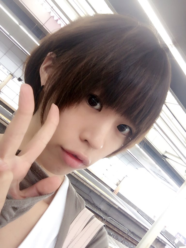 佐月麻理子 on Twitter &quot;髪切ったらサラサラ過ぎてやばい。 前髪切ったら子供みたいでやばい。 明日の最終節のために調整セットして