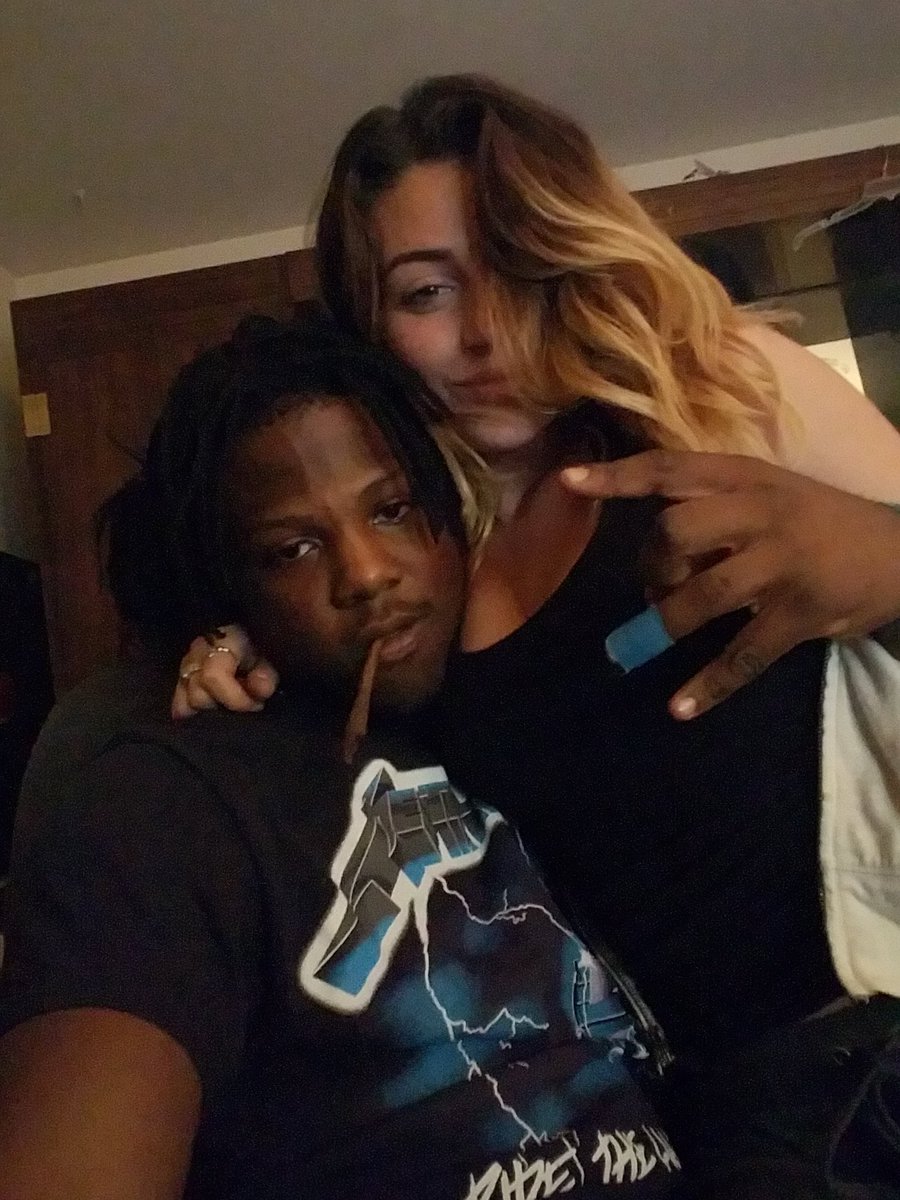AustinnBelmont's tweet photo. Somebody gonna be mad ๐ #Gang #Team #AlleyOop #SheThinkImCute #SheWannaHaveSex #MyNewJawn #Zzz #FreeCooke #Hehehe @StaticGlock https://t.co/sMYcYADyFh