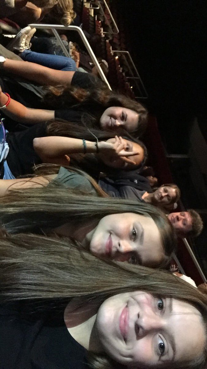 Nickypetrean's tweet image. Pretty good day I would say😛