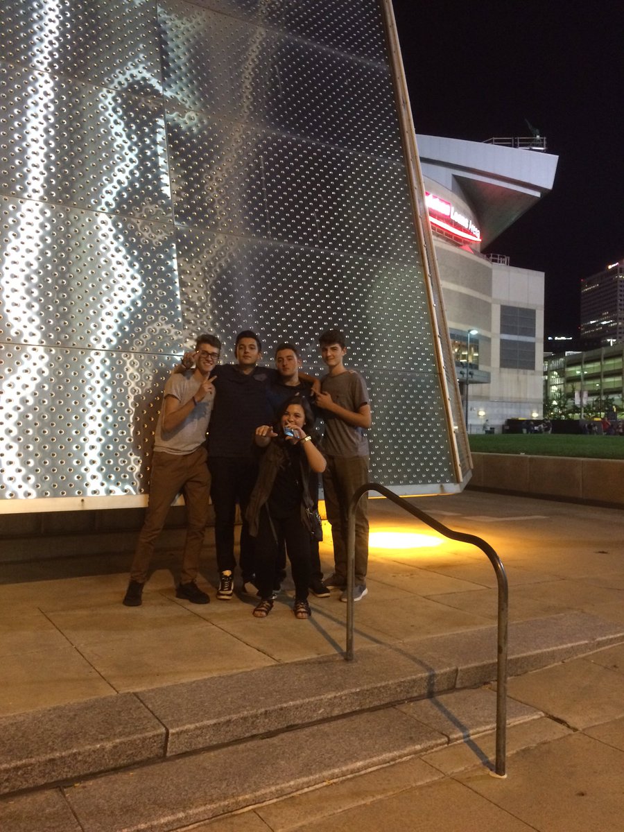 Nickypetrean's tweet image. Pretty good day I would say😛