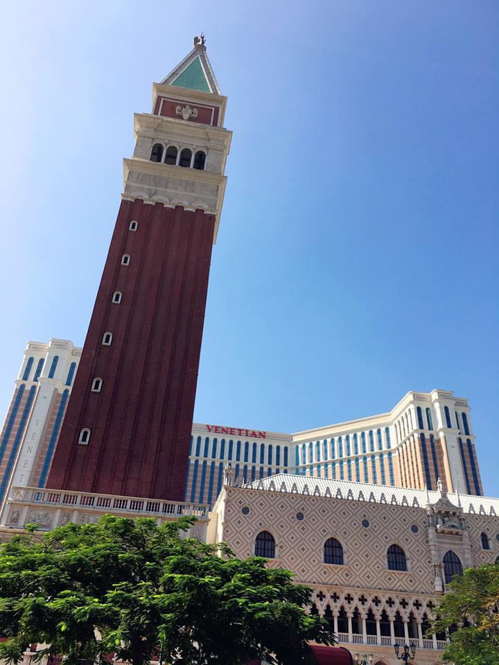 Enjoy your happy Friday and greet the weekend with a big smile! #VenetianMacao #BeIconic