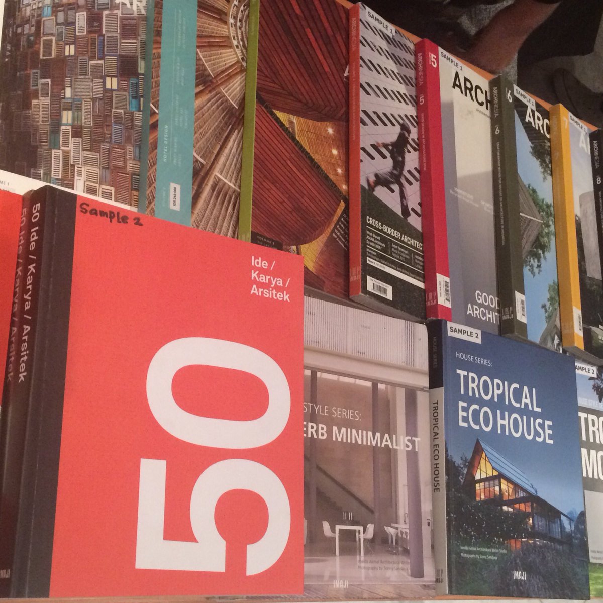 ARCHINESIA's tweet photo. Find @IMAJIBooks today at the venue for #FAA14 at JDC 6th floor, Flamboyan Room! https://t.co/nYl1pI7Wpa