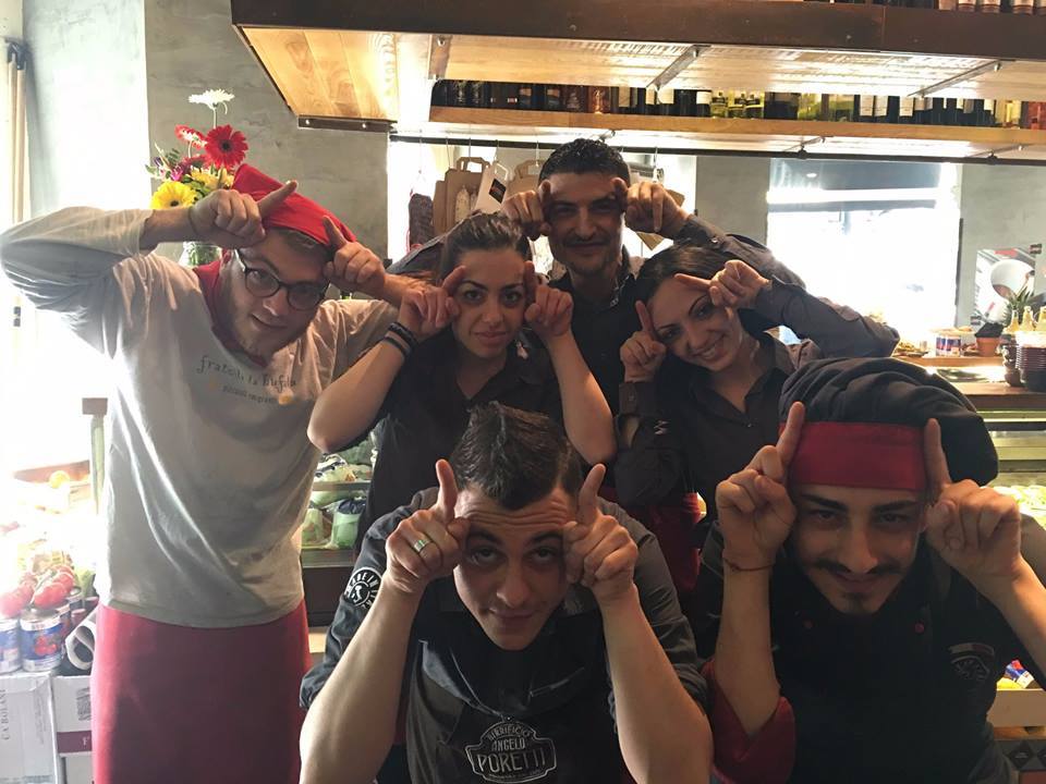 UK_FLB's tweet photo. Ciao Belli!
We are looking for new #PizzaChef to be included in our great #FLB family.
https://t.co/mKV2w5C2dU 
#london #job #Pizzaiolo https://t.co/ryVHaIcR9q