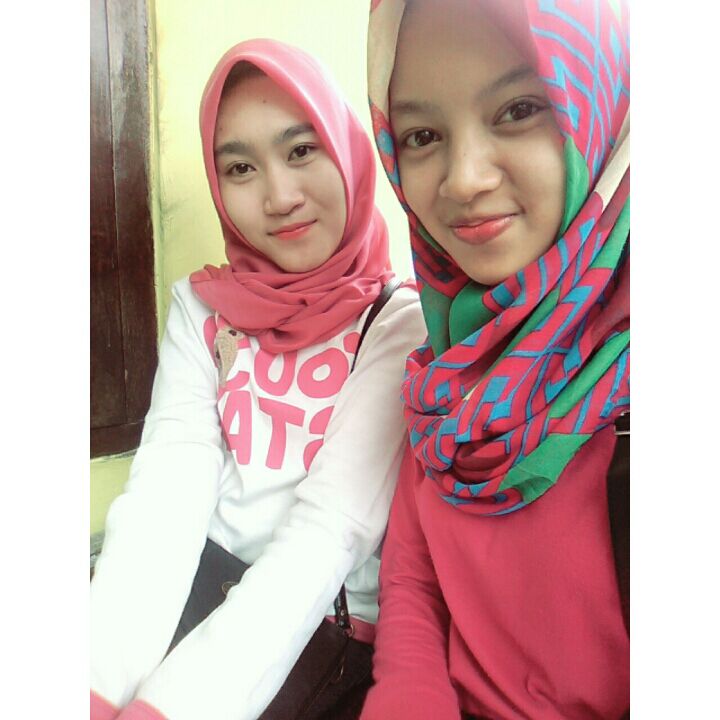 hapyHidaya's tweet photo. Hay mbak salmon :* :* :D https://t.co/c7rbjPinGi