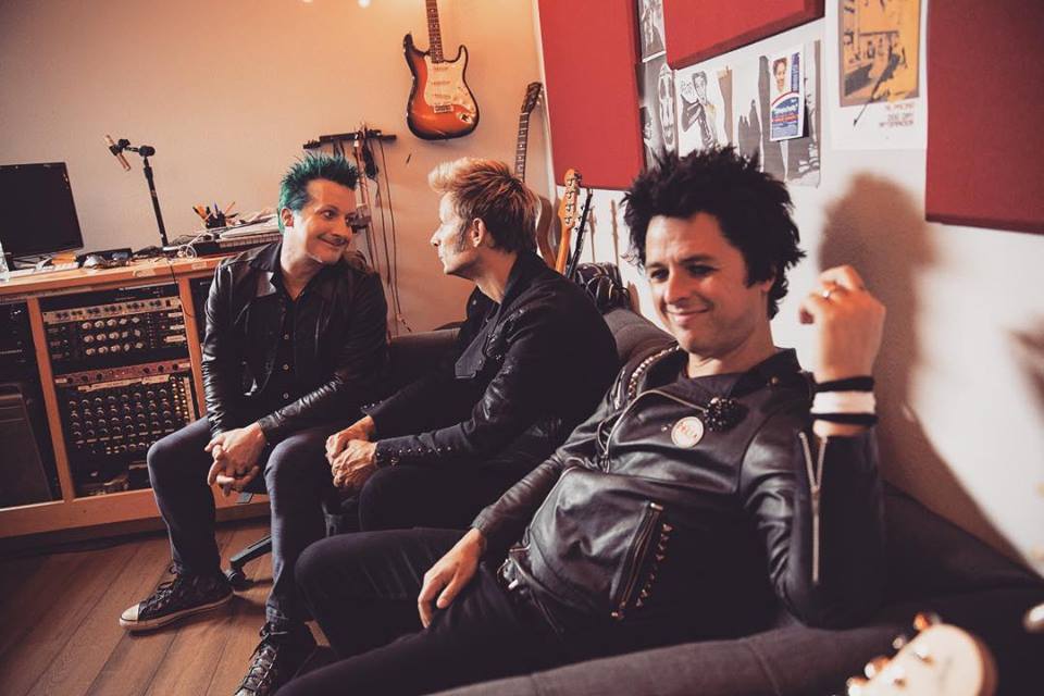 Green Day comparten otro avance de su nuevo disco: 'Still breathing' culturaocio.com/musica/noticia… #FelizFinde #RevolutionRadio