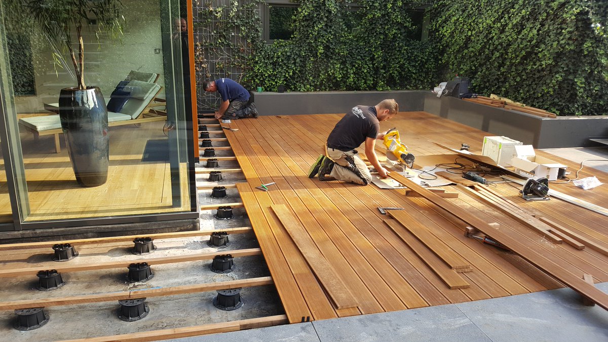 <a href="/TomesenParket/">Tomesen Parket</a> ook voor een mooie houtenvloer buiten.