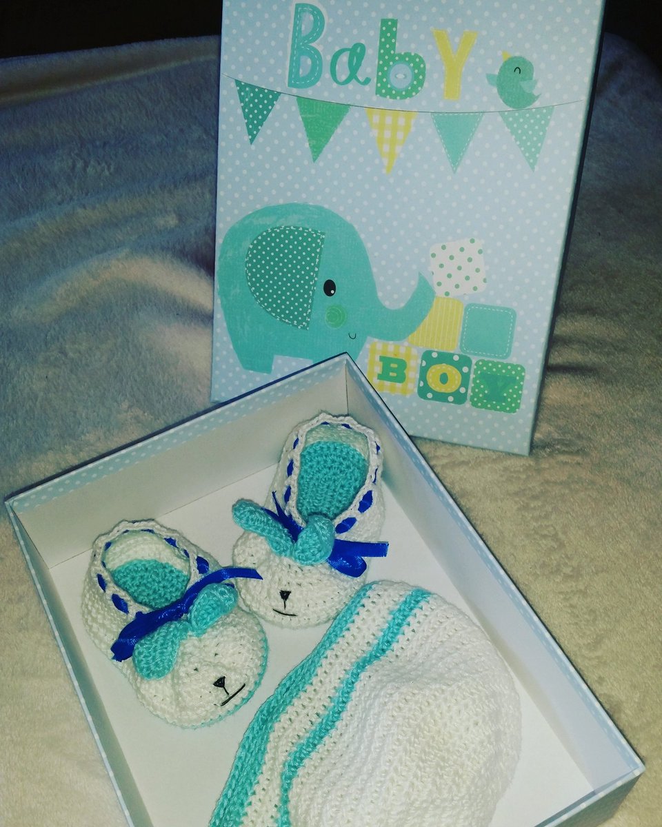 Christina_Pfei's tweet photo. #häckeln #crochet ✂📍 #selfmade #MadeWithLove #babyboy #present 🎁 https://t.co/ytc7DeFEzq