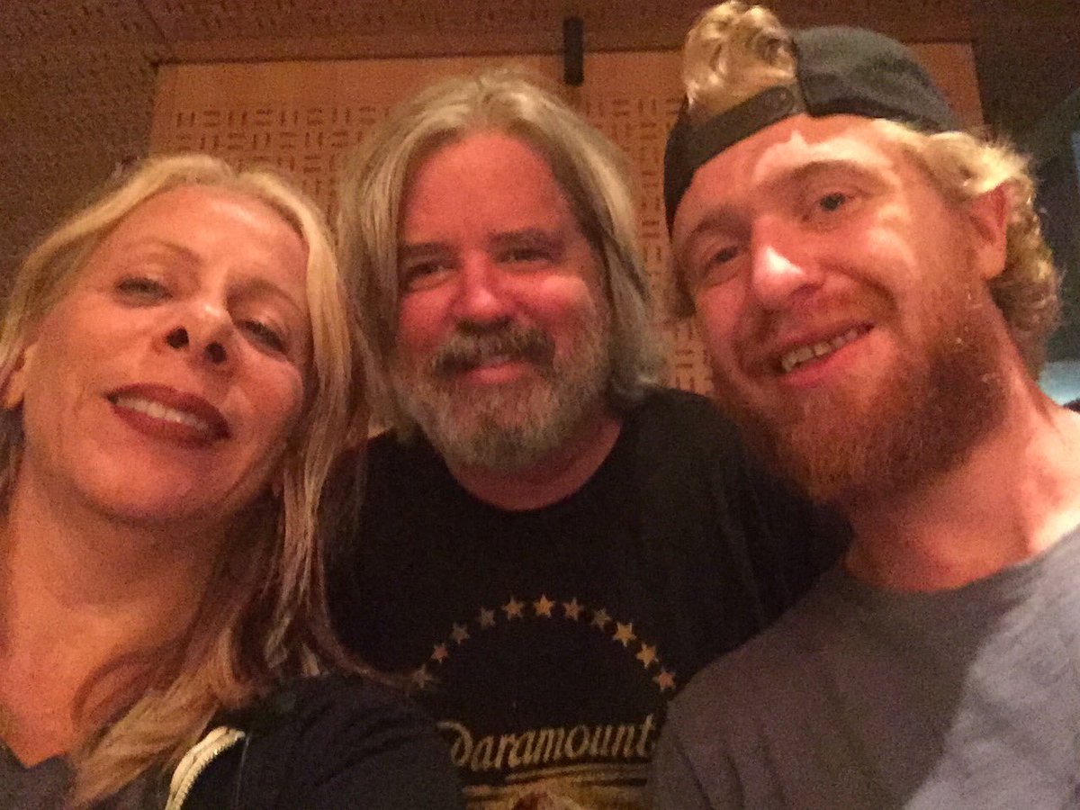 jaspersid's tweet photo. Hangin' at the bar with Jake @jachobe @mc https://t.co/vGcvPFz3PW